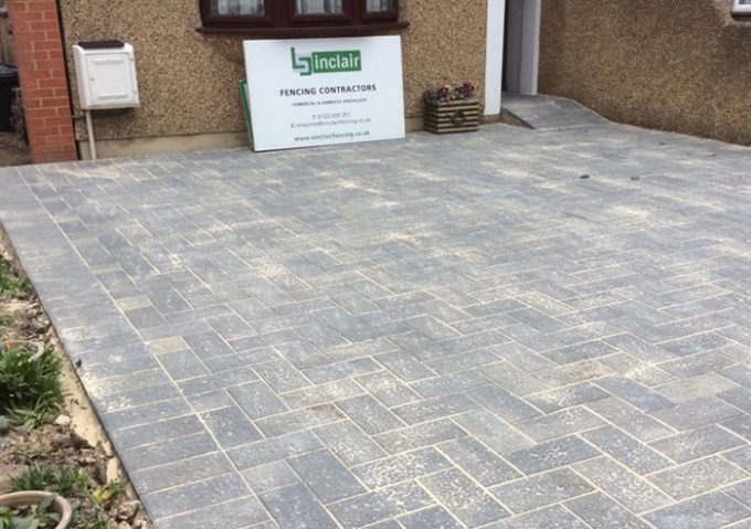 L J Sinclair Fencing