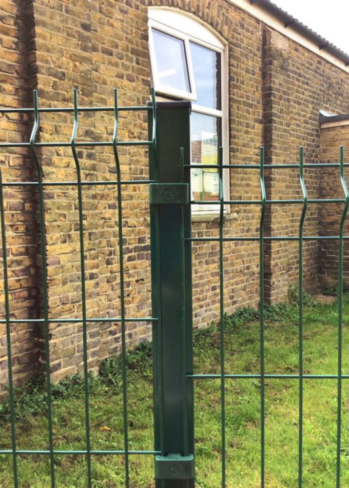 L J Sinclair Fencing